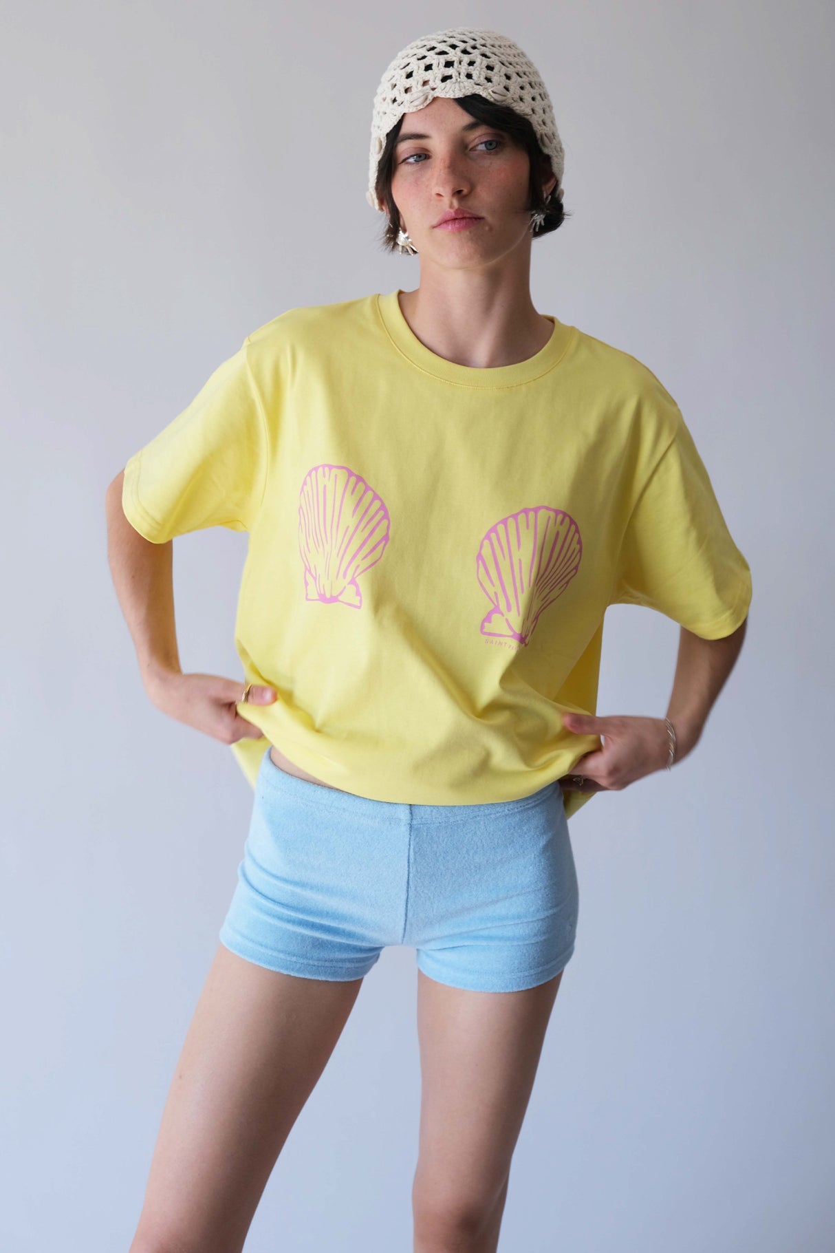 Shell Boyfriend Tee in Yellow